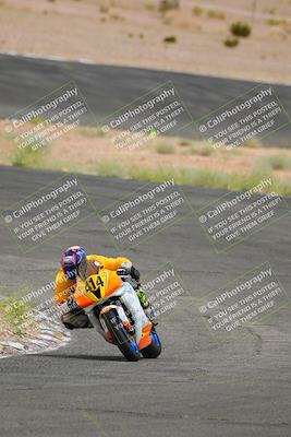 media/Jun-04-2022-WERA (Sat) [[b852bbbd55]]/Race 8 Superbike Expert Novice V7 HW/